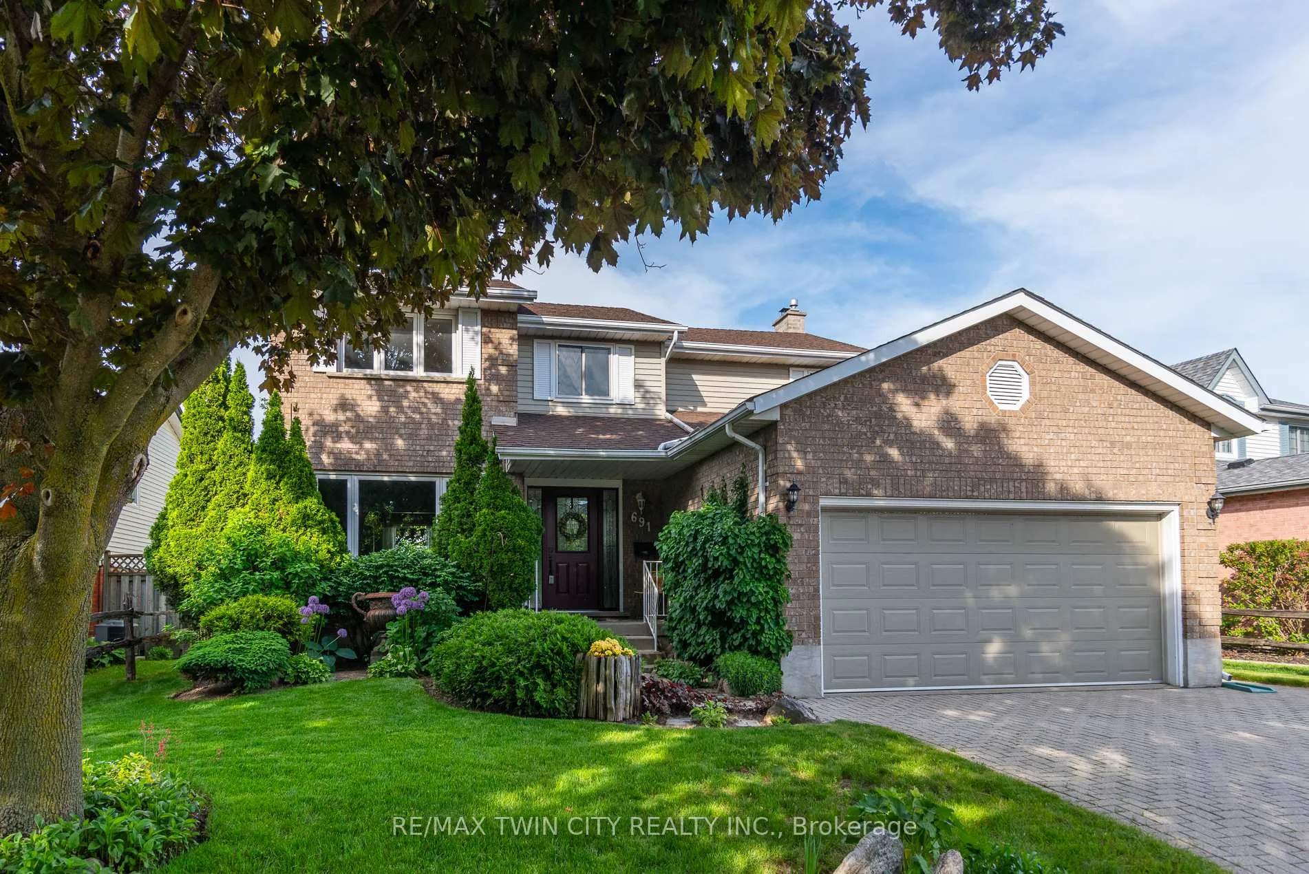 Photo 1 of 691 Westheights Drive, Kitchener — HOMEH