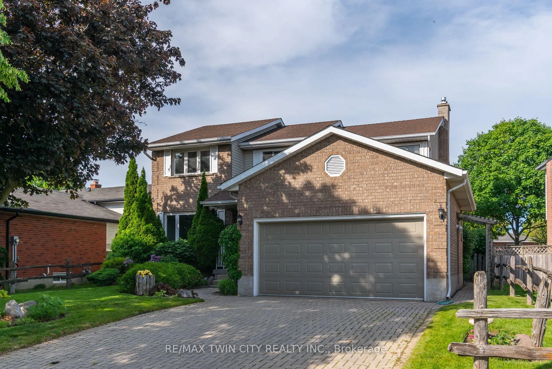 Photo 3 of 691 Westheights Drive, Kitchener — HOMEH