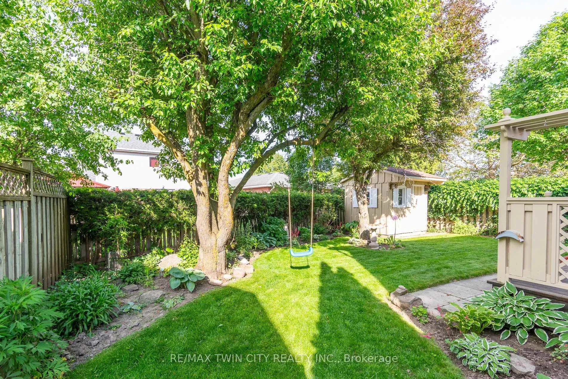 Photo 10 of 691 Westheights Drive, Kitchener — HOMEH