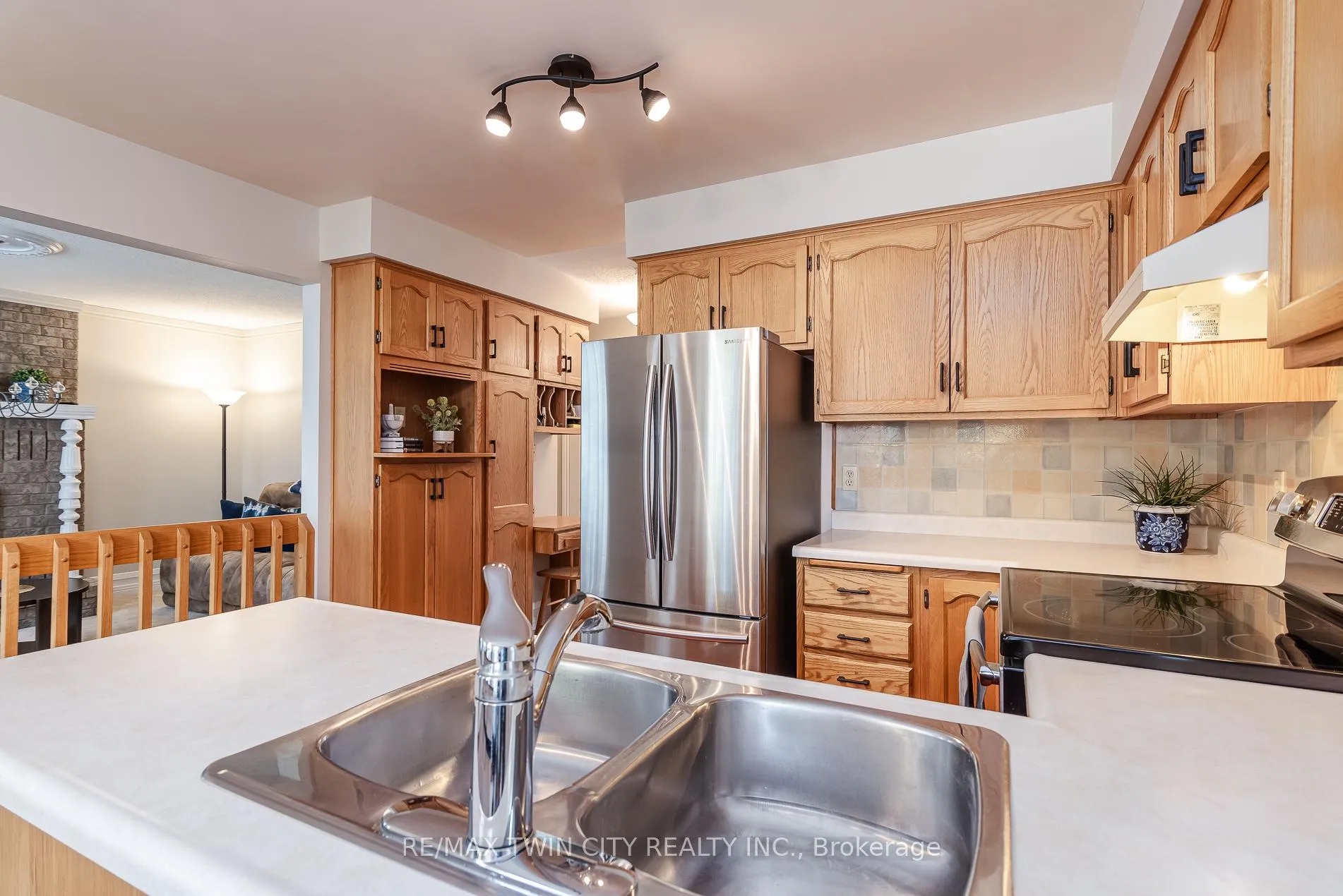 Photo 33 of 691 Westheights Drive, Kitchener — HOMEH