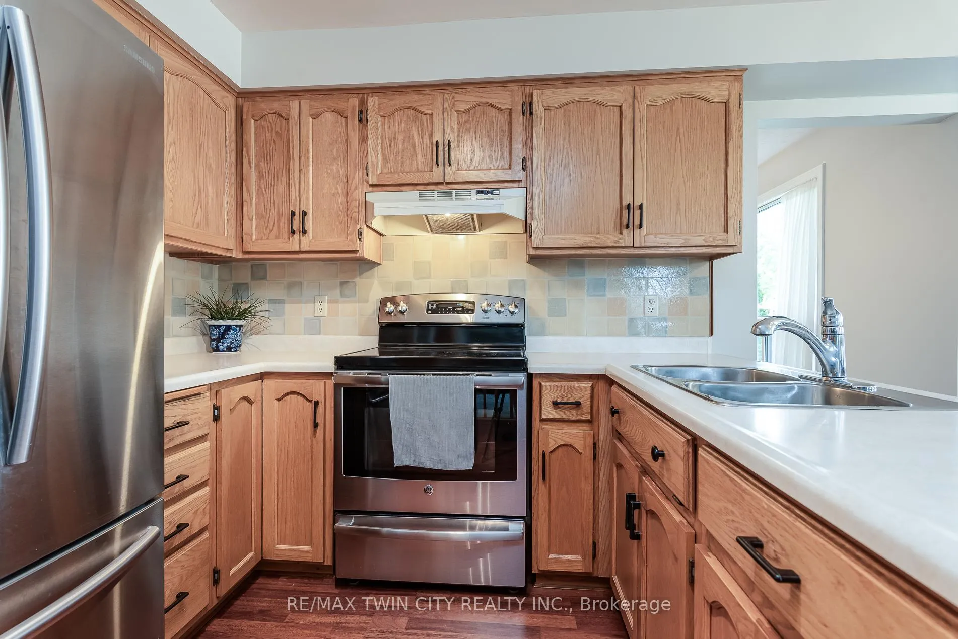 Photo 41 of 691 Westheights Drive, Kitchener — HOMEH