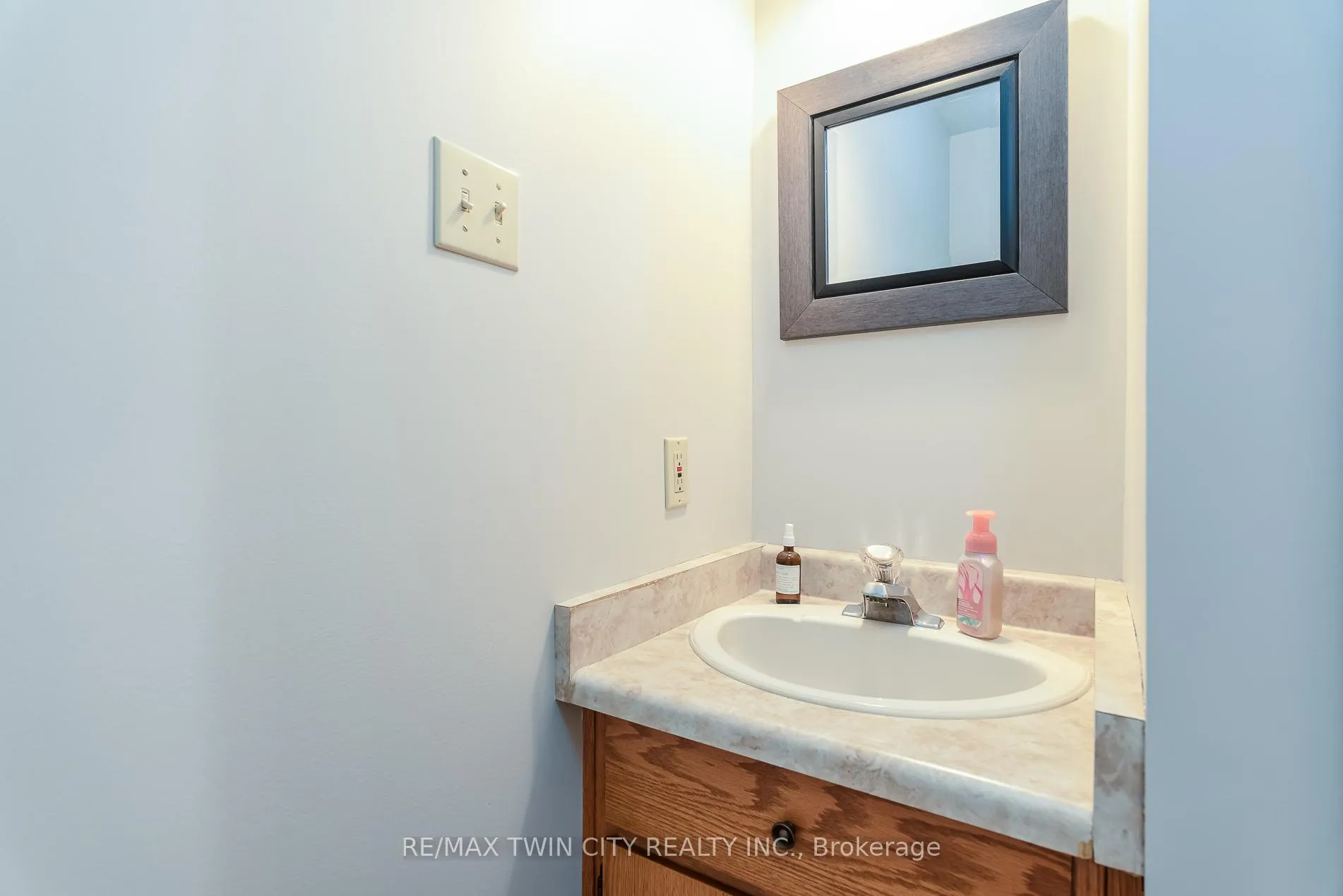 Photo 42 of 691 Westheights Drive, Kitchener — HOMEH