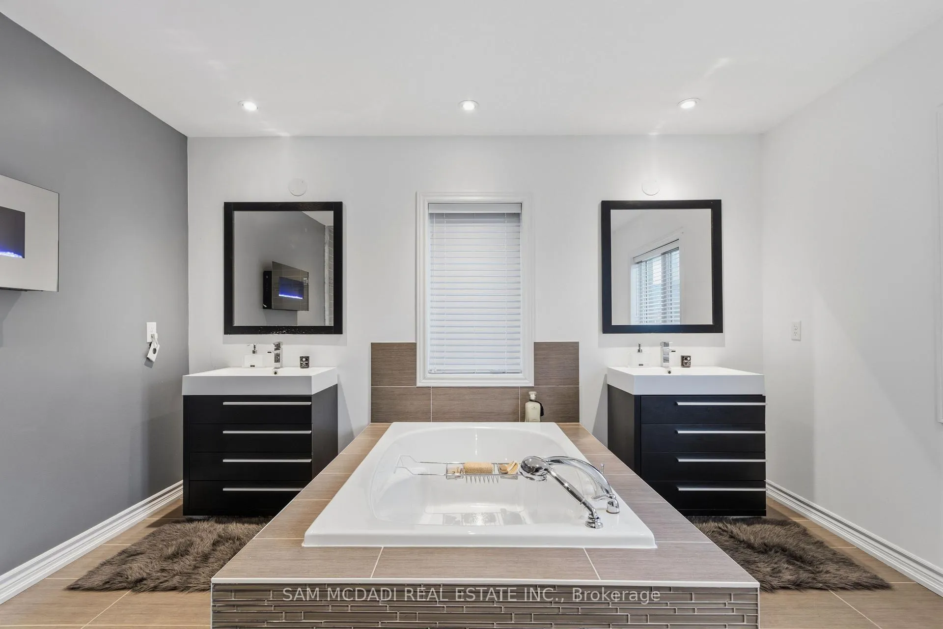 Photo 37 of 59 Kalmia Road, Brampton, Credit Valley — HOMEH