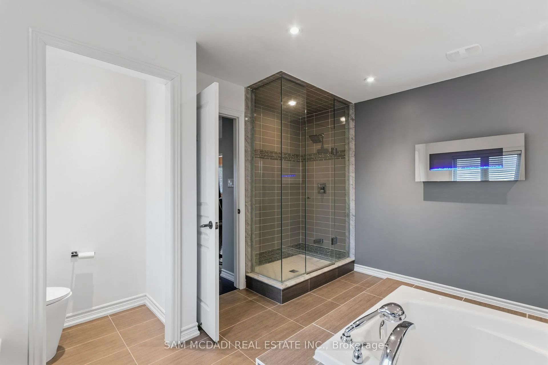 Photo 38 of 59 Kalmia Road, Brampton, Credit Valley — HOMEH