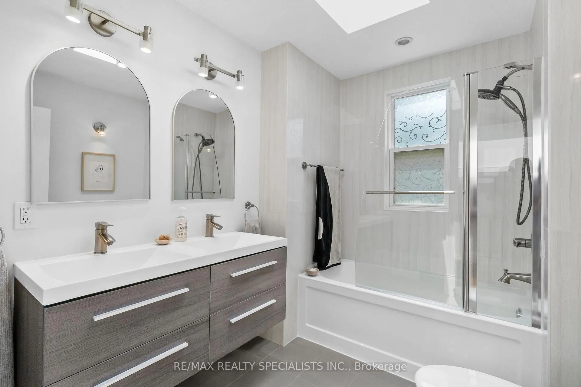 Photo 27 of 117 Alton Avenue, Toronto, South Riverdale — HOMEH
