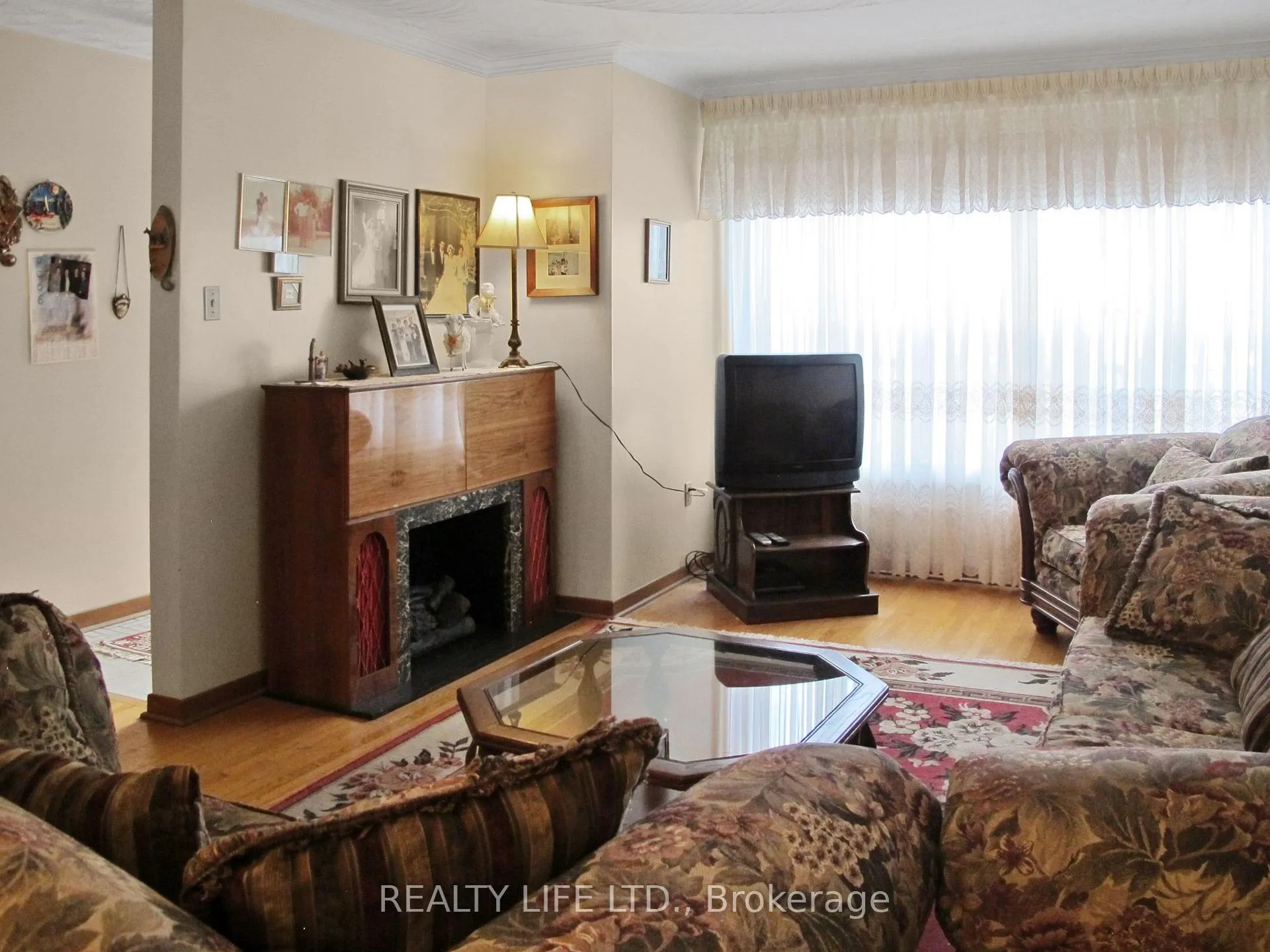Photo 7 of 61 Cameron Avenue, Toronto, Keelesdale-Eglinton West — HOMEH