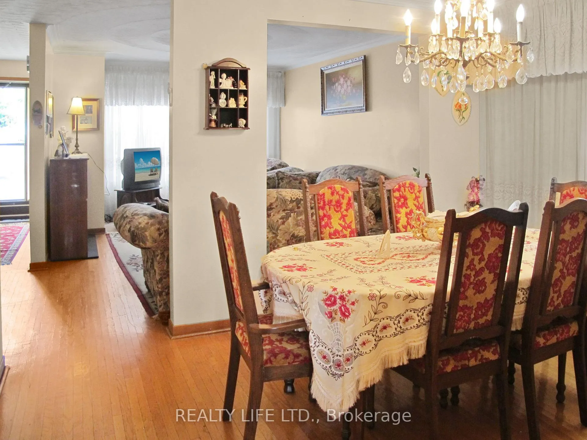 Photo 13 of 61 Cameron Avenue, Toronto, Keelesdale-Eglinton West — HOMEH