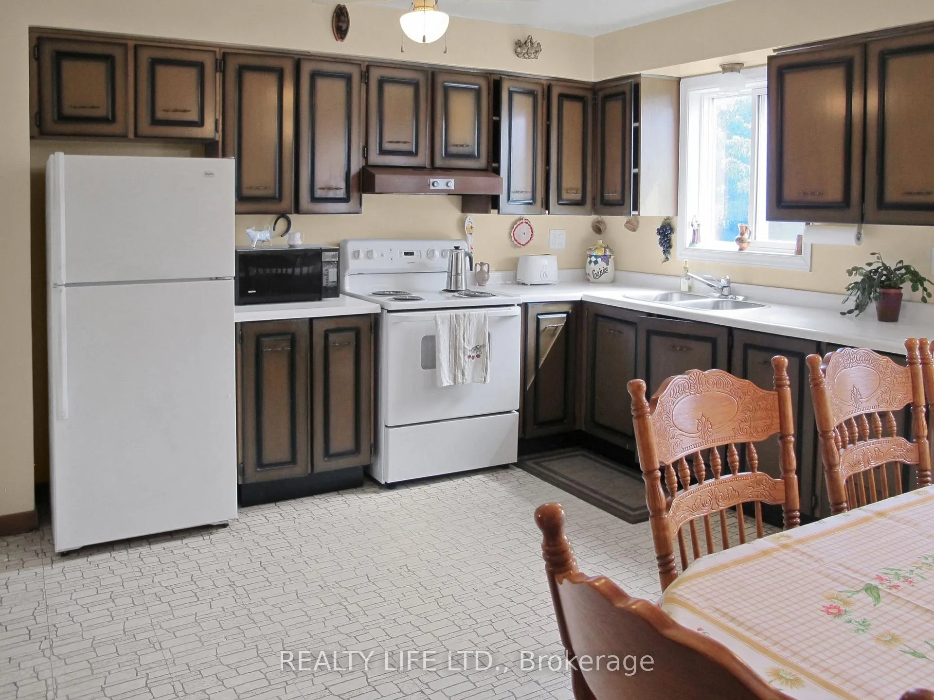 Photo 19 of 61 Cameron Avenue, Toronto, Keelesdale-Eglinton West — HOMEH