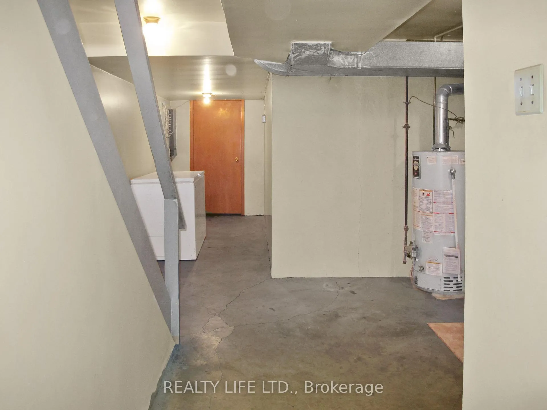 Photo 41 of 61 Cameron Avenue, Toronto, Keelesdale-Eglinton West — HOMEH