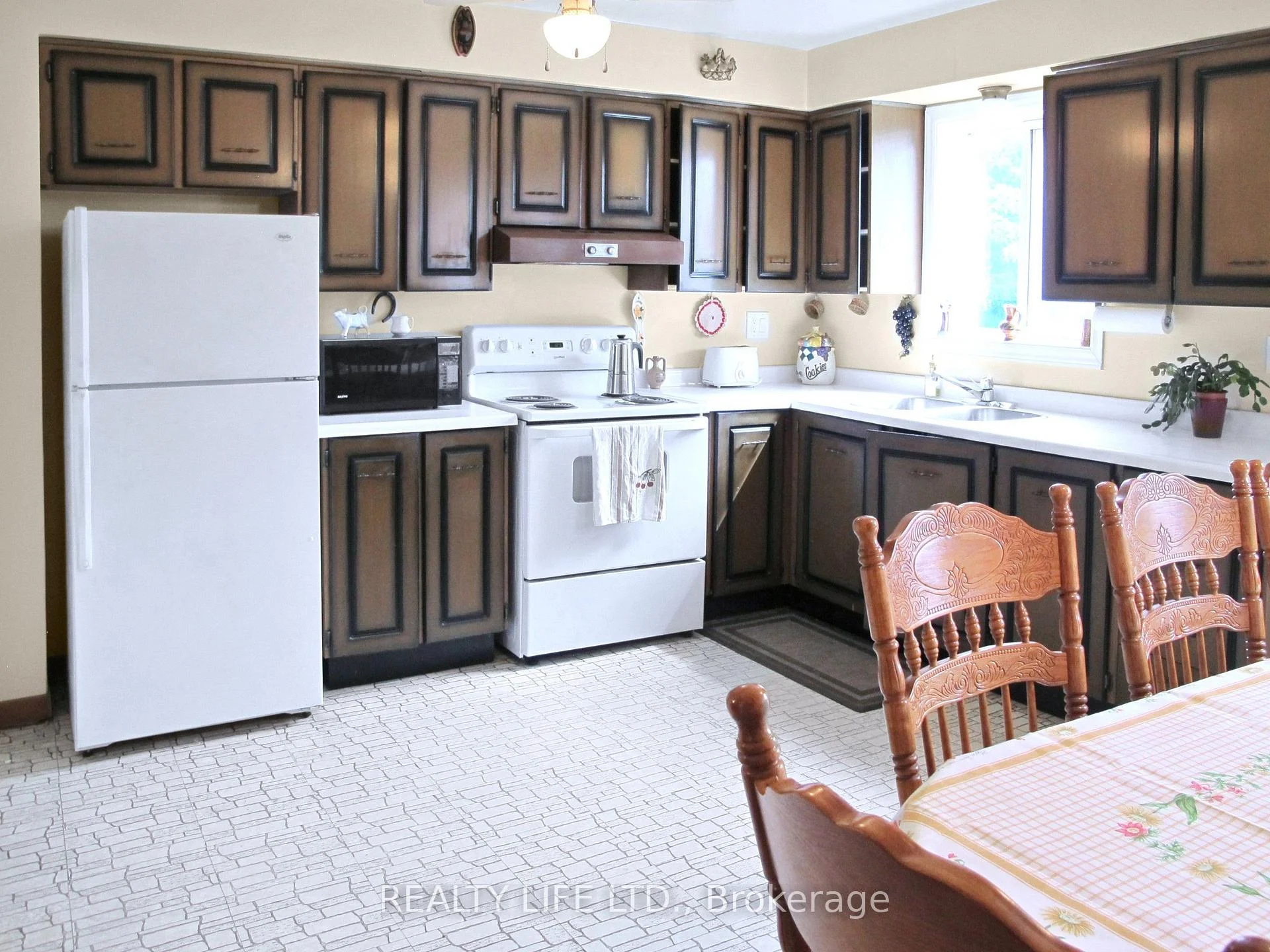 Photo 20 of 61 Cameron Avenue, Toronto, Keelesdale-Eglinton West — HOMEH
