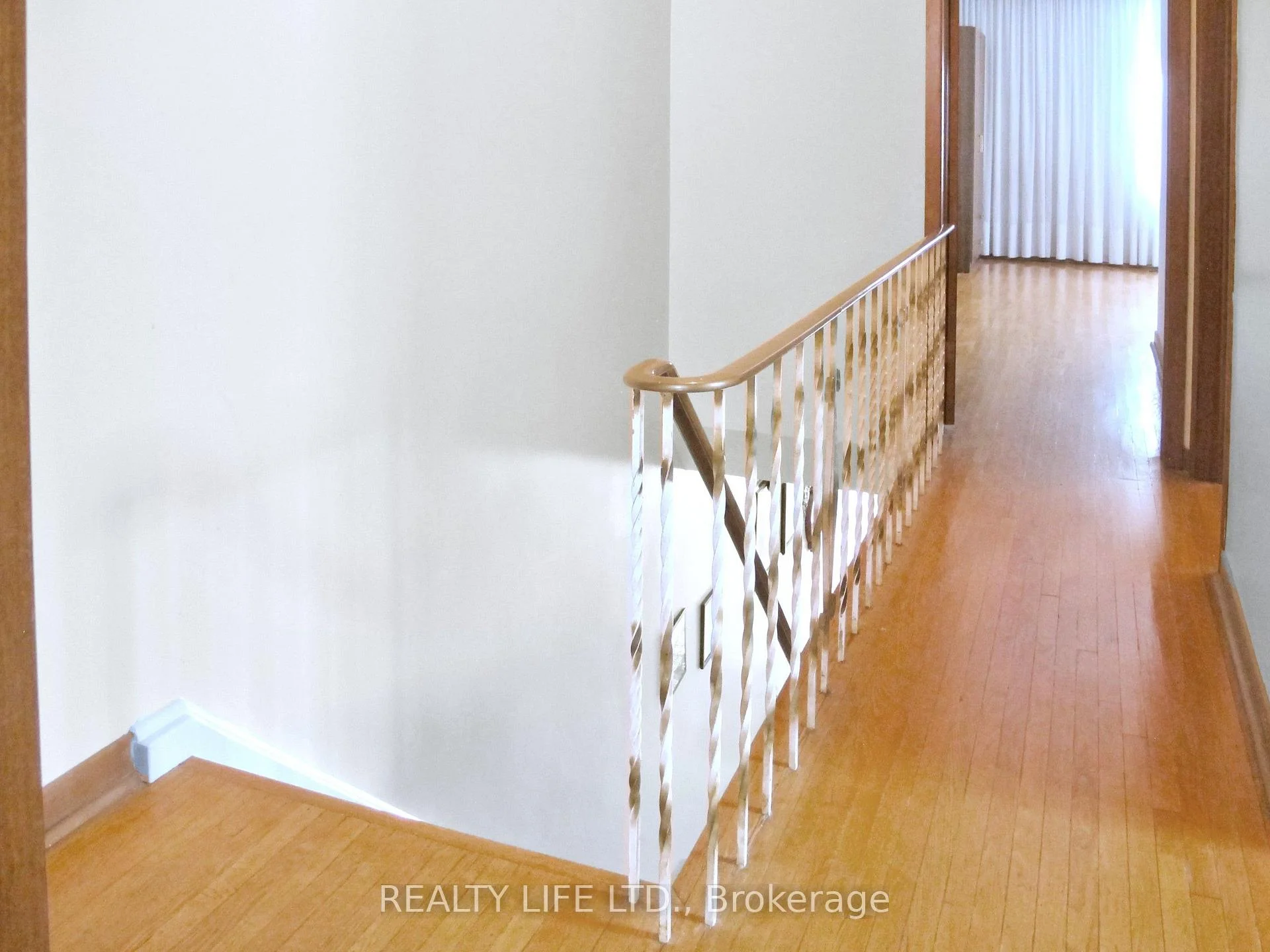 Photo 34 of 61 Cameron Avenue, Toronto, Keelesdale-Eglinton West — HOMEH