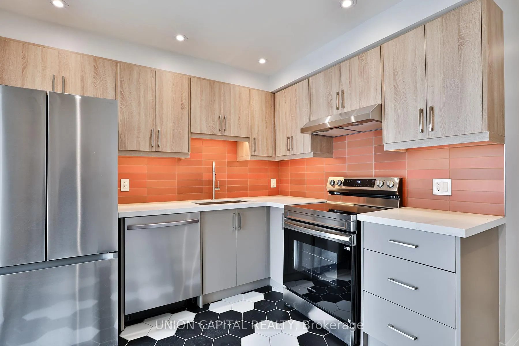 Photo 3 of Unit 2, 612 Gerrard Street E, Toronto, North Riverdale — HOMEH