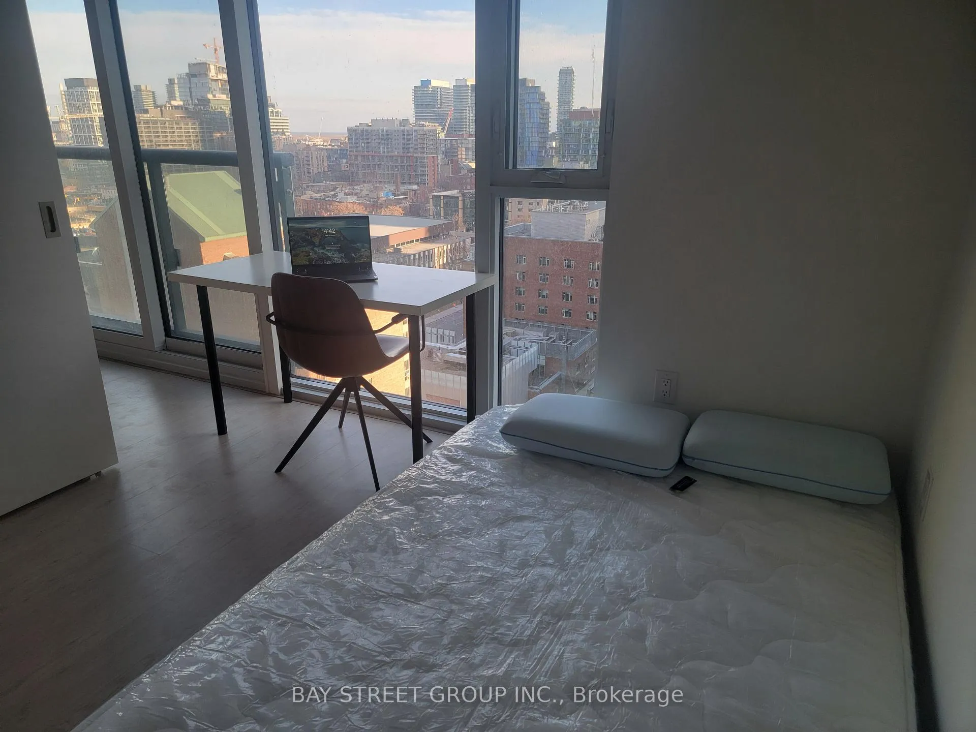 Photo 4 of Unit 1303, 65 Mutual St Street, Toronto, Church-Yonge Corridor — HOMEH