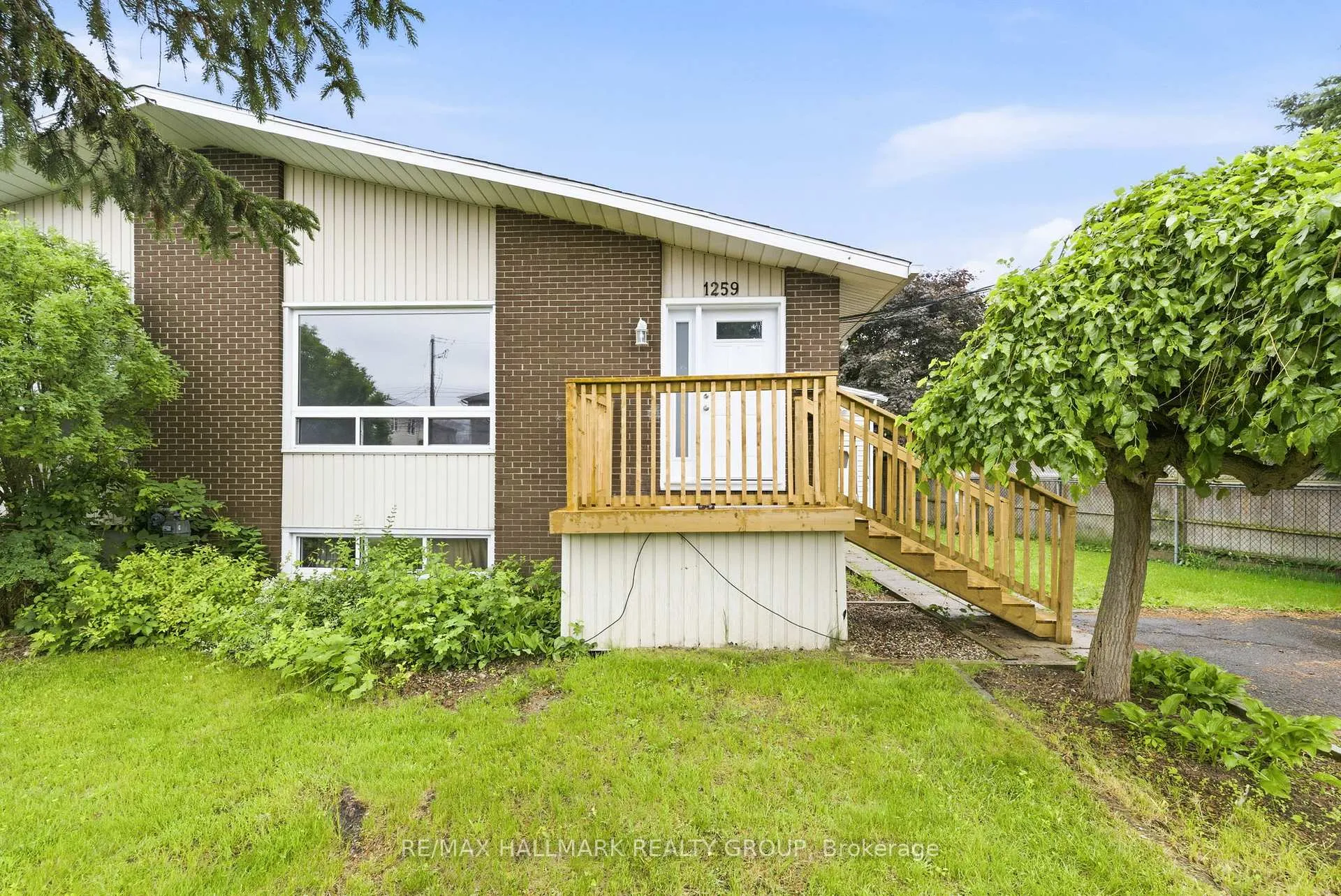 Photo 1 of 1259 Marenger Street, Ottawa, Convent Glen South — HOMEH
