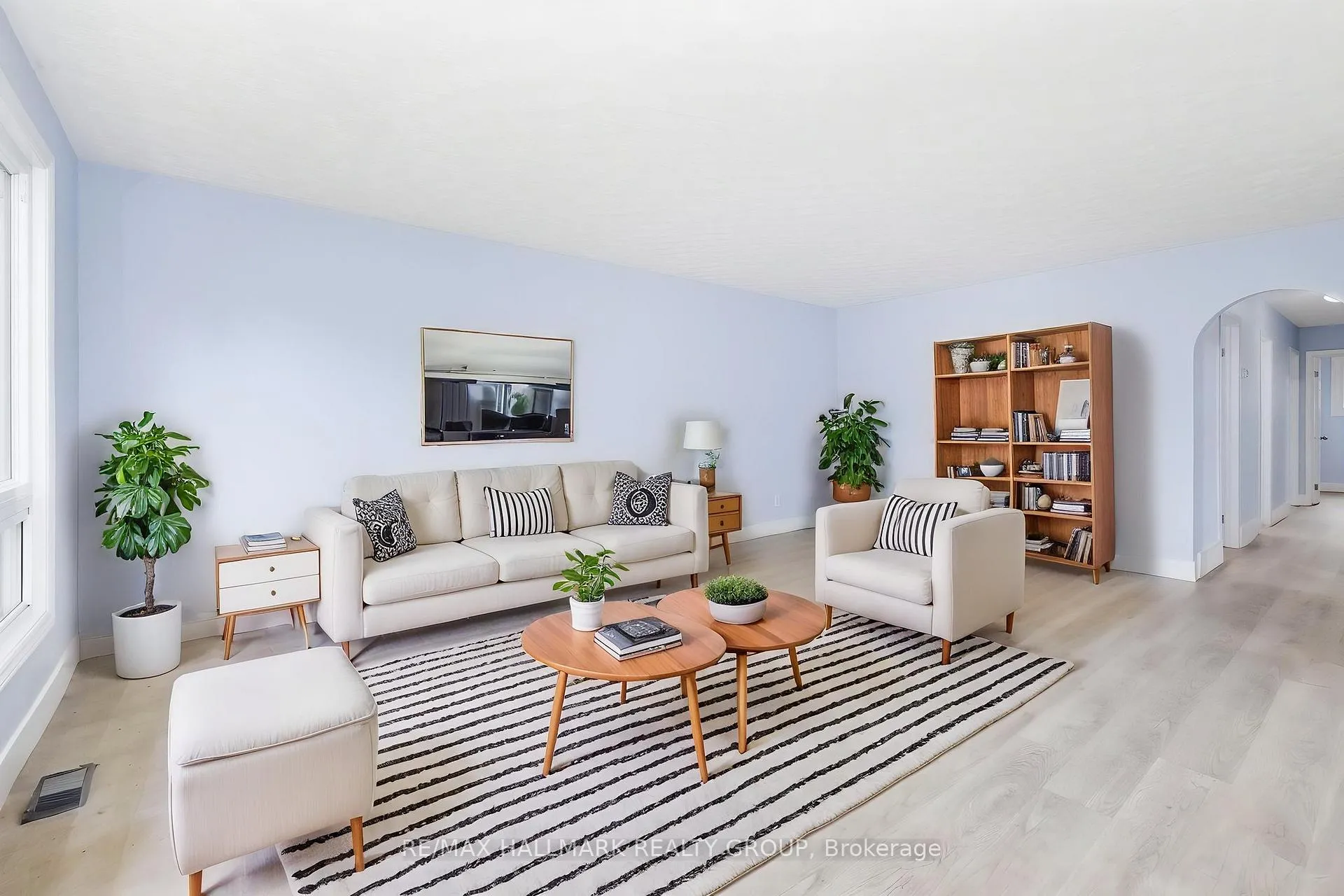 Photo 5 of 1259 Marenger Street, Ottawa, Convent Glen South — HOMEH