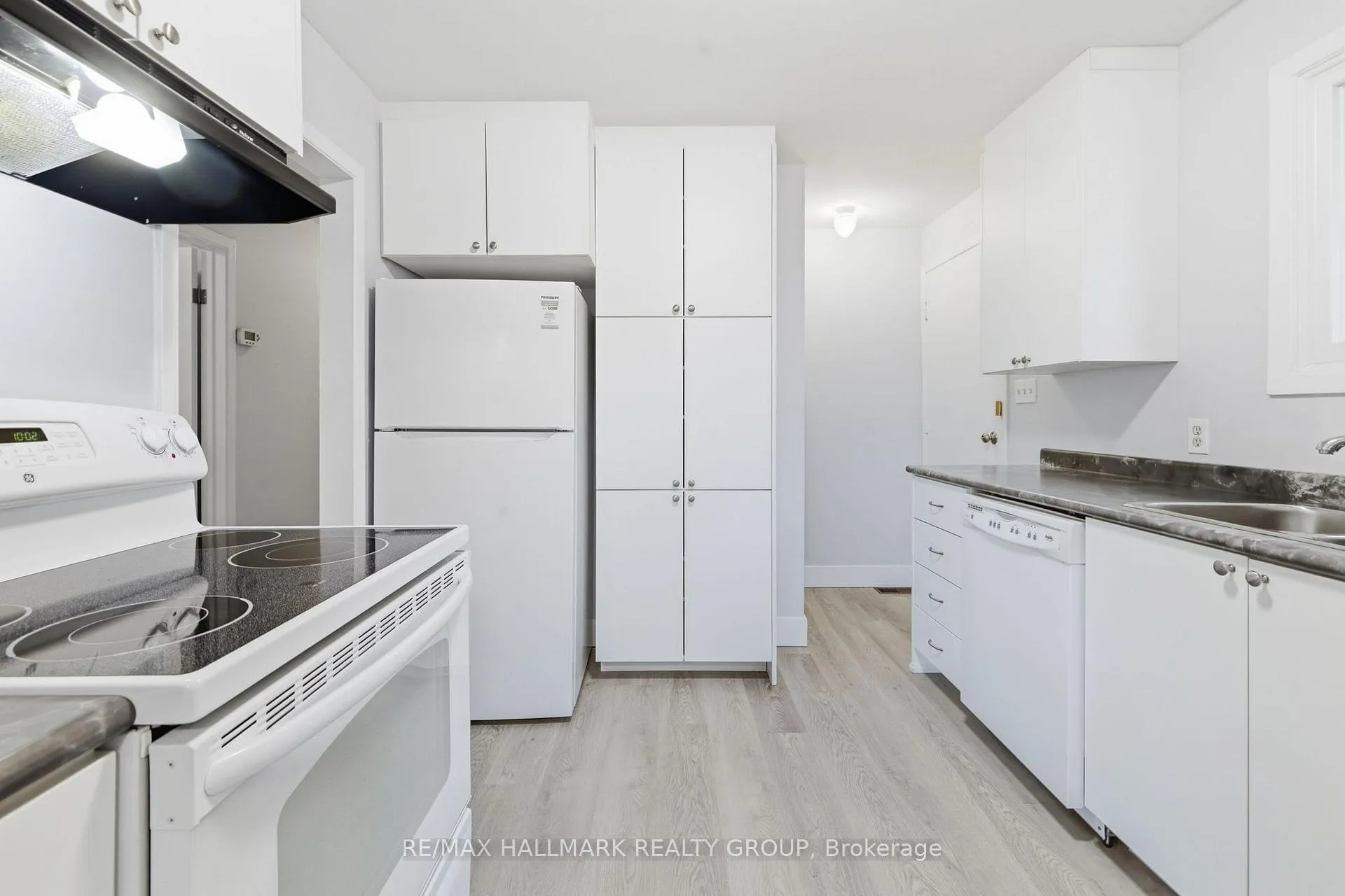 Photo 8 of 1259 Marenger Street, Ottawa, Convent Glen South — HOMEH