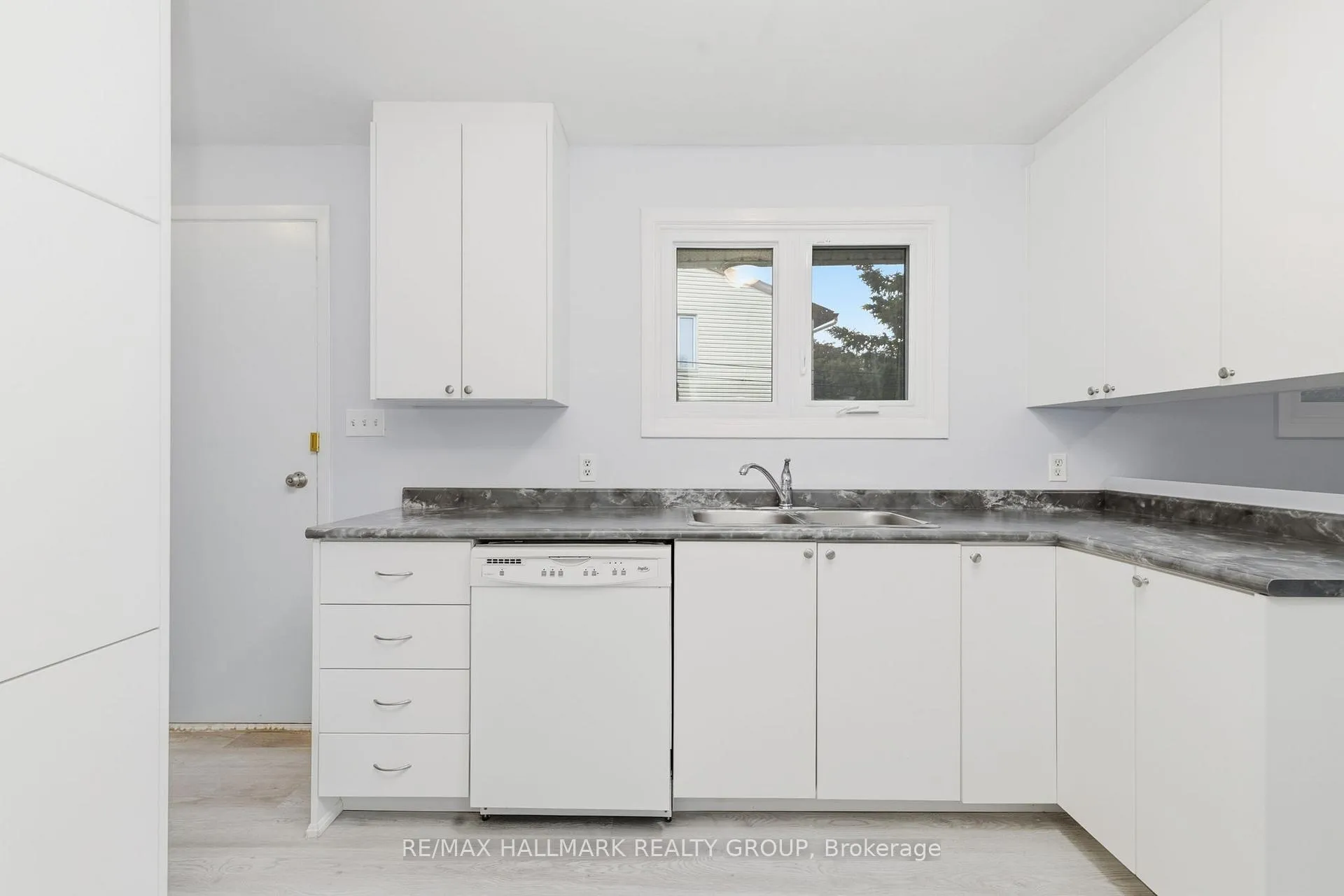 Photo 9 of 1259 Marenger Street, Ottawa, Convent Glen South — HOMEH