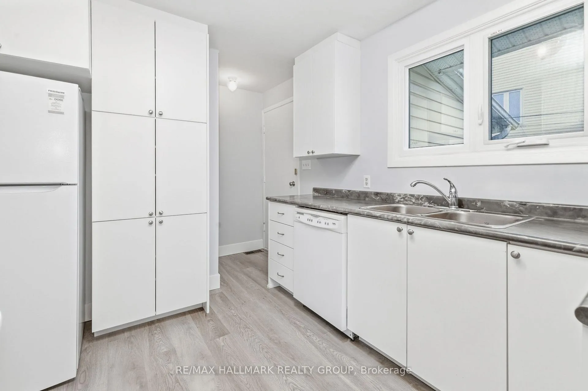 Photo 10 of 1259 Marenger Street, Ottawa, Convent Glen South — HOMEH