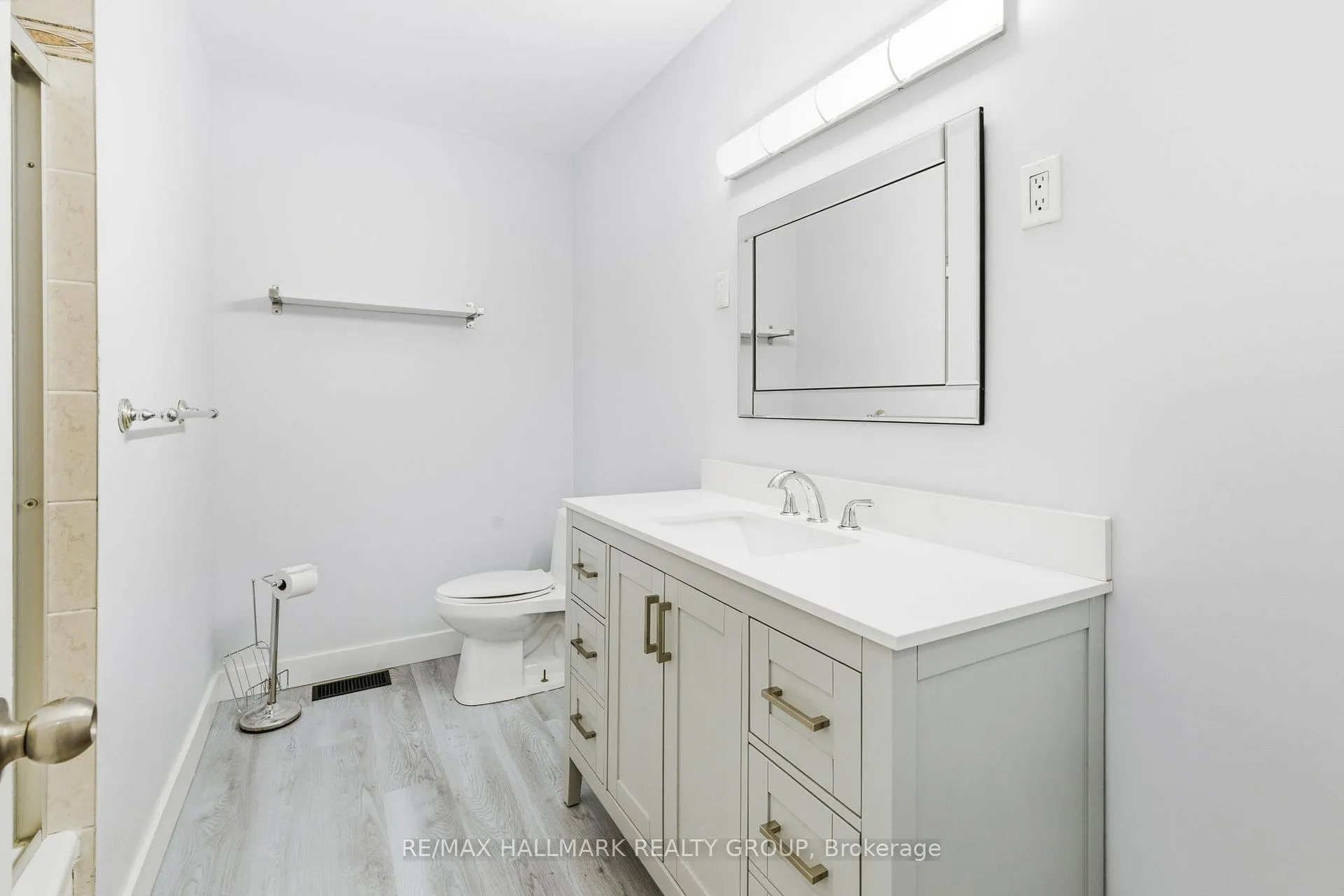 Photo 16 of 1259 Marenger Street, Ottawa, Convent Glen South — HOMEH