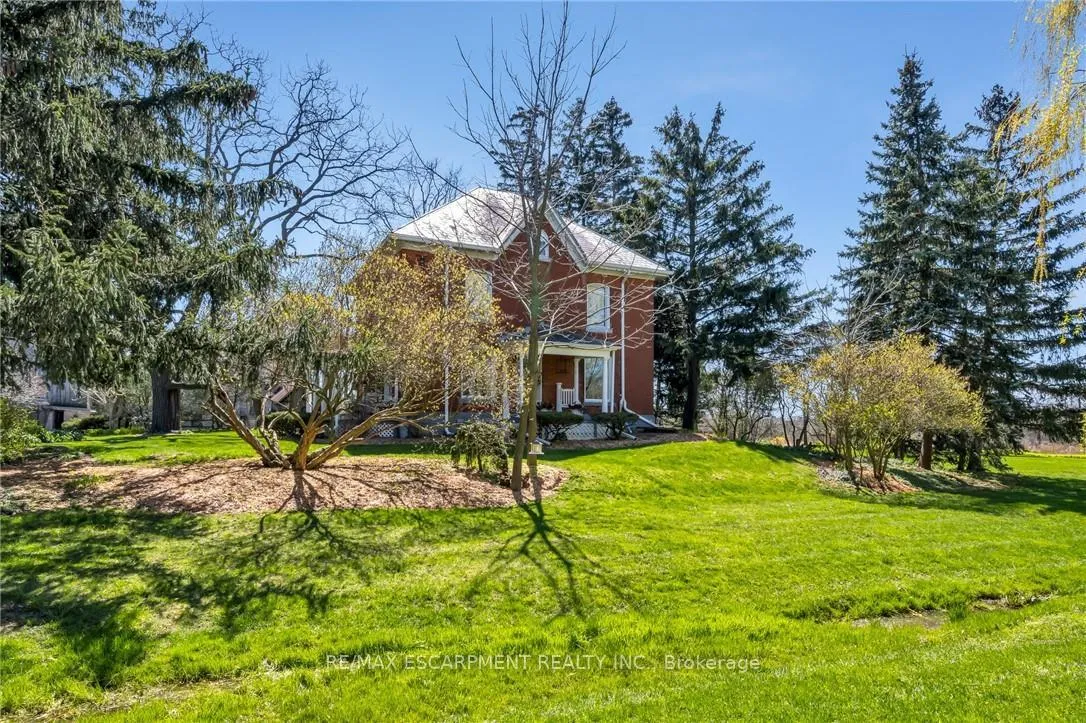 Photo 3 of 420 Ridge Road, Hamilton, Stoney Creek Mountain — HOMEH
