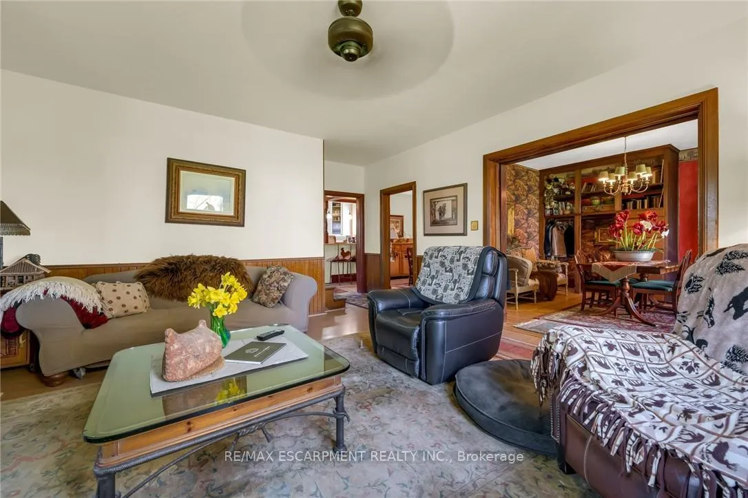 Photo 10 of 420 Ridge Road, Hamilton, Stoney Creek Mountain — HOMEH