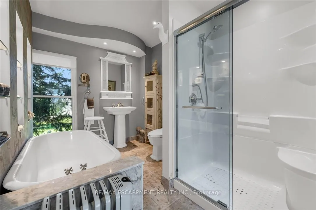 Photo 17 of 420 Ridge Road, Hamilton, Stoney Creek Mountain — HOMEH