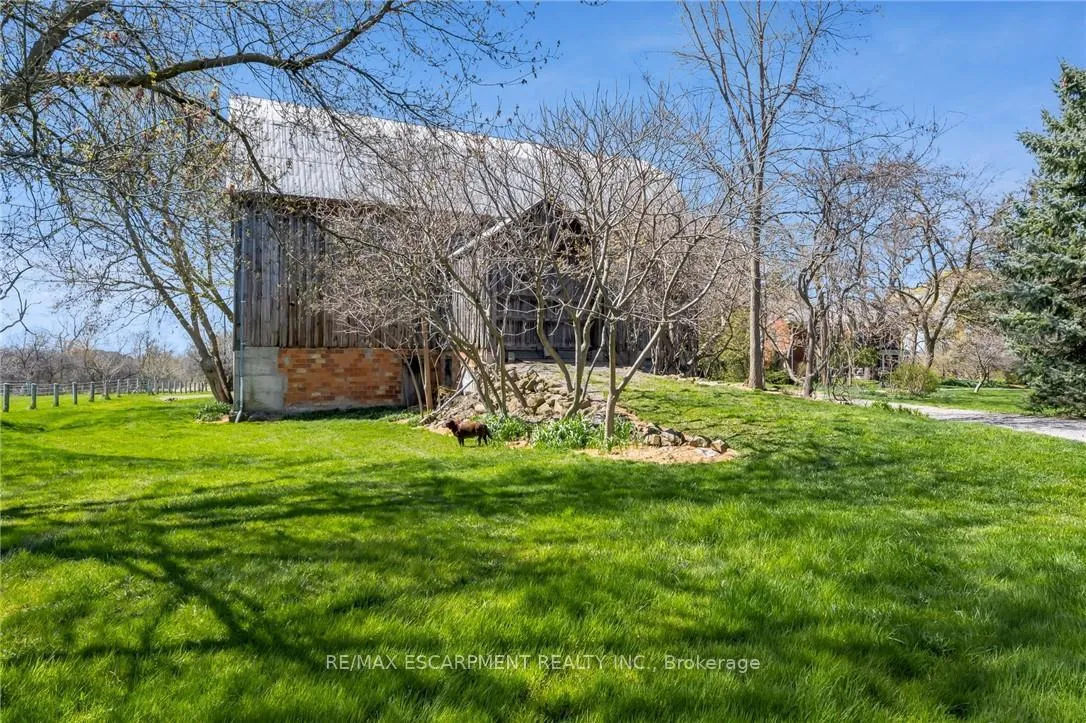 Photo 31 of 420 Ridge Road, Hamilton, Stoney Creek Mountain — HOMEH