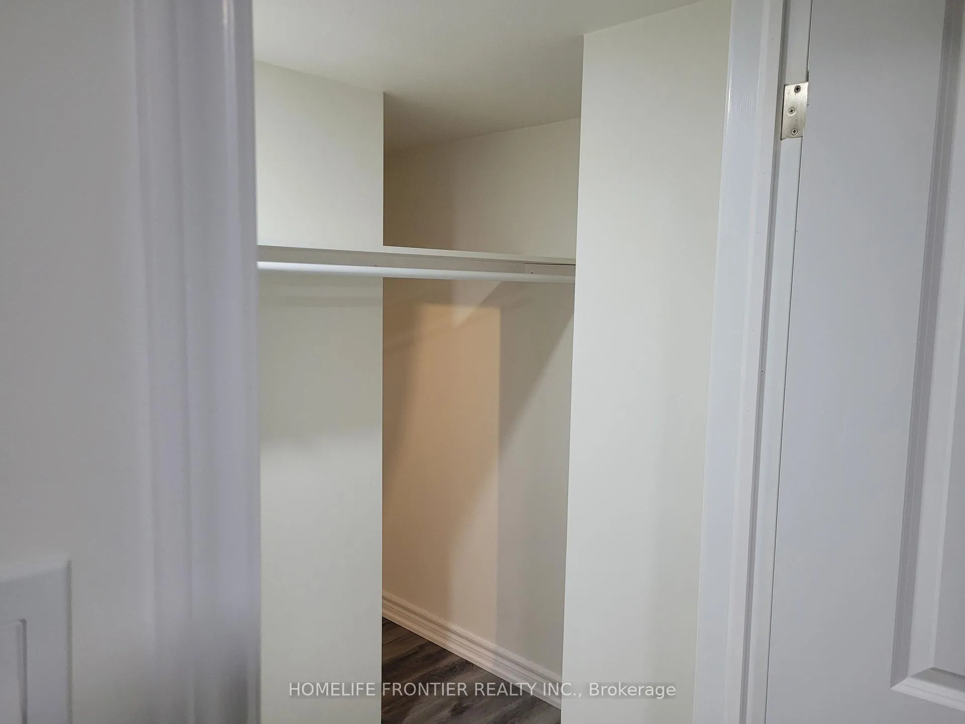 Photo 4 of 73 Bannister Road E, Barrie, Rural Barrie Southeast — HOMEH