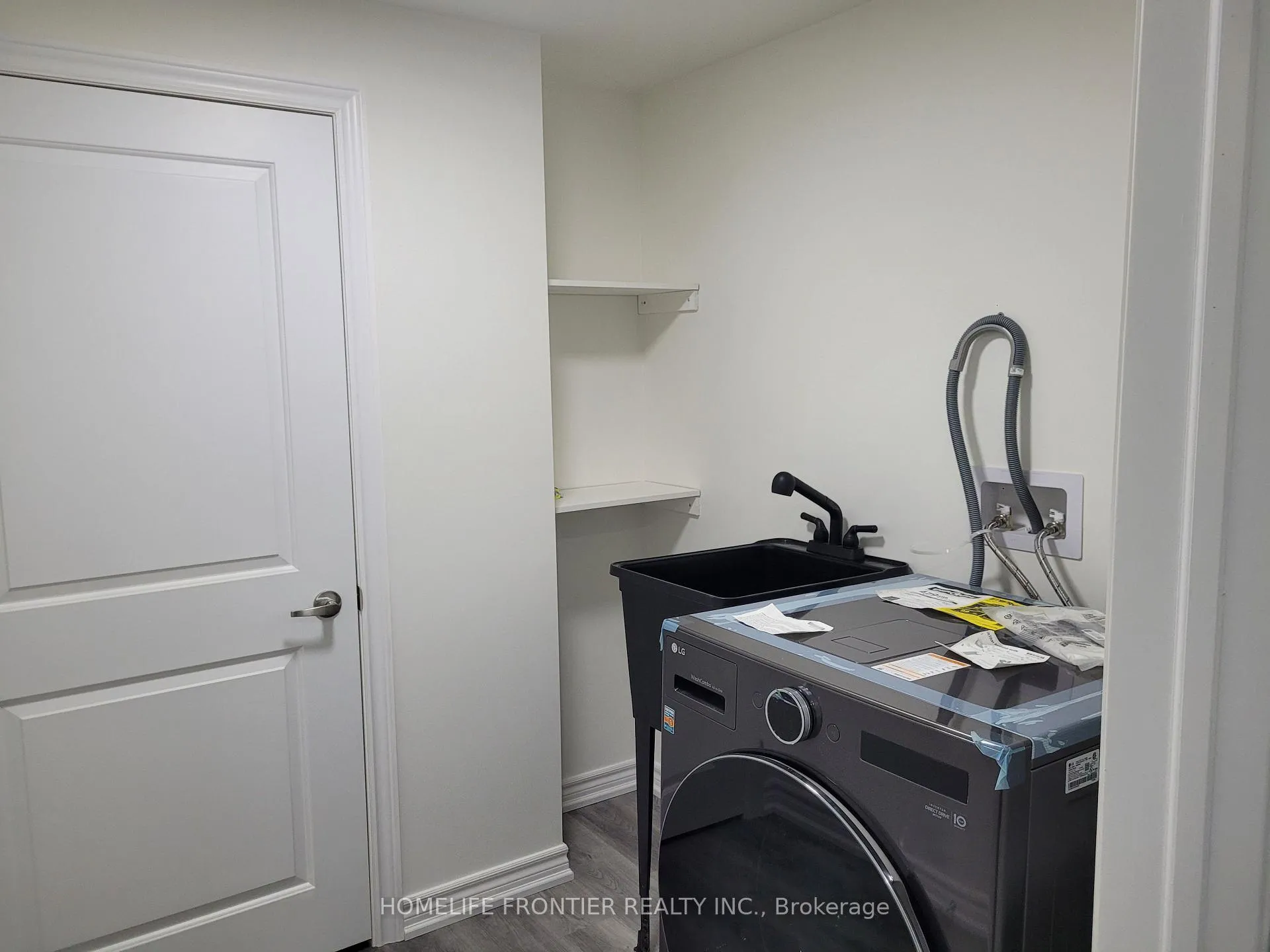 Photo 5 of 73 Bannister Road E, Barrie, Rural Barrie Southeast — HOMEH