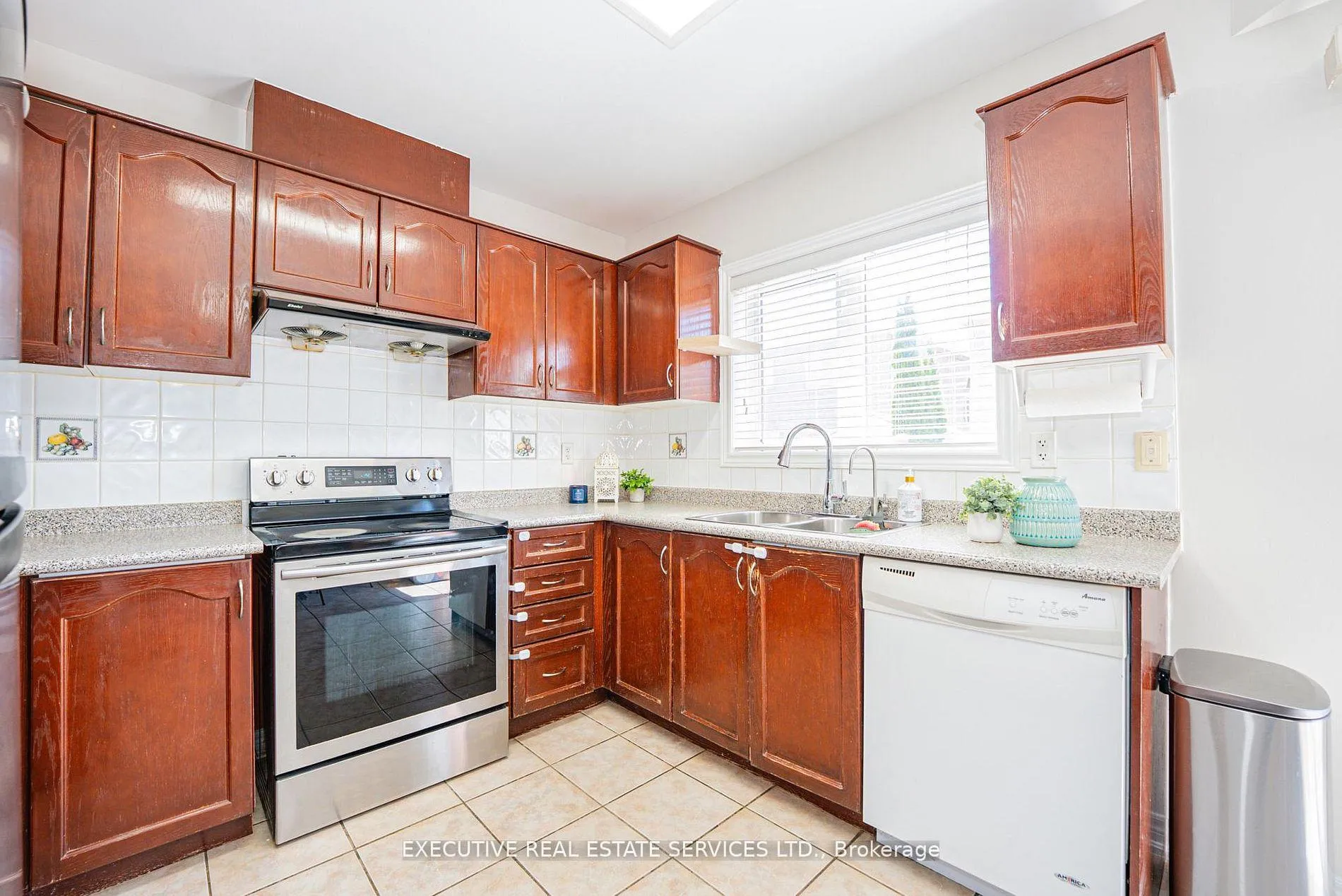 Photo 15 of 84 Dewridge Court, Brampton, Sandringham-Wellington — HOMEH