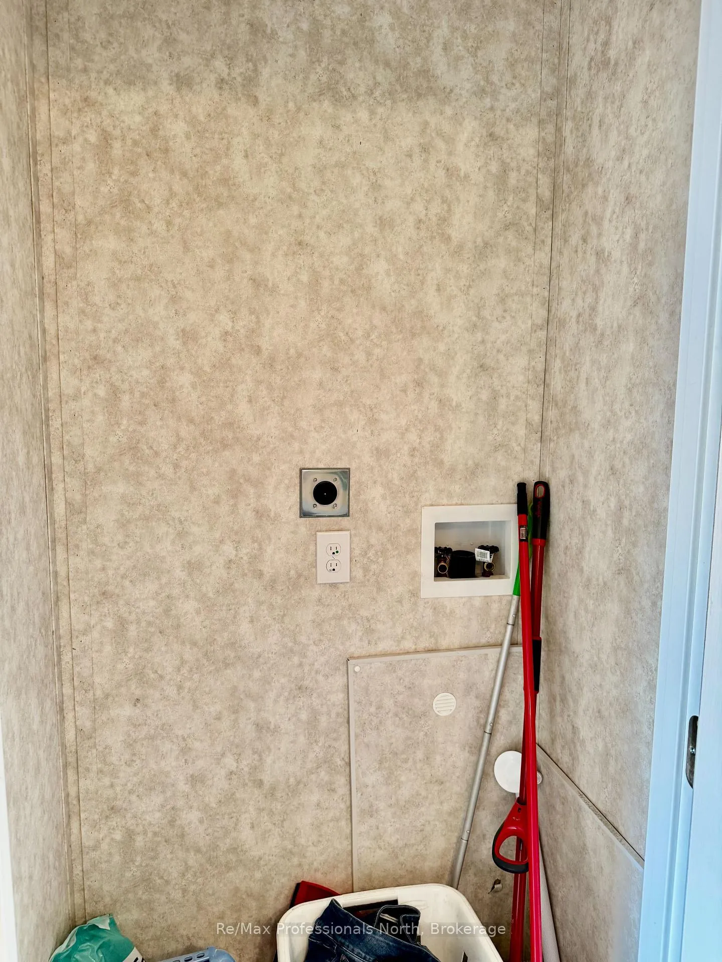 Photo 9 of Unit 60, 1007 Racoon Road, Gravenhurst, Morrison — HOMEH