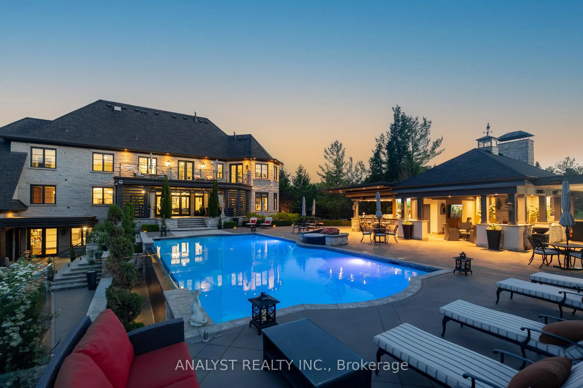 Photo 5 of 76 Scotch Valley Drive, King, King City — HOMEH