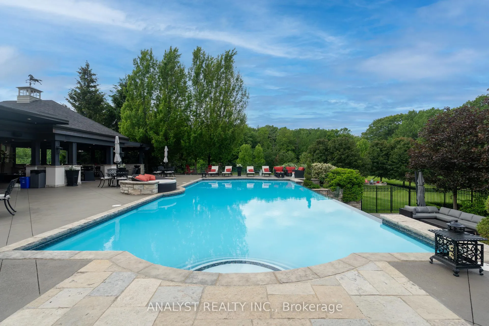 Photo 31 of 76 Scotch Valley Drive, King, King City — HOMEH
