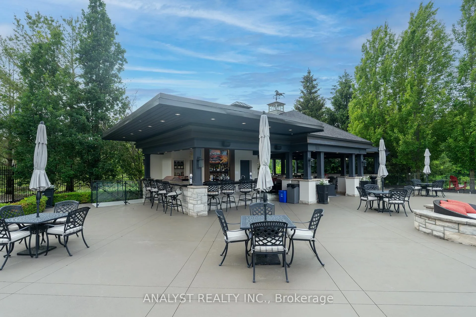 Photo 32 of 76 Scotch Valley Drive, King, King City — HOMEH