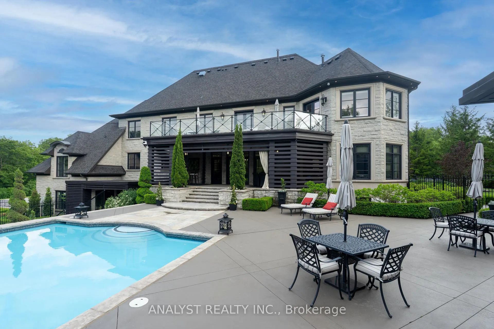 Photo 33 of 76 Scotch Valley Drive, King, King City — HOMEH