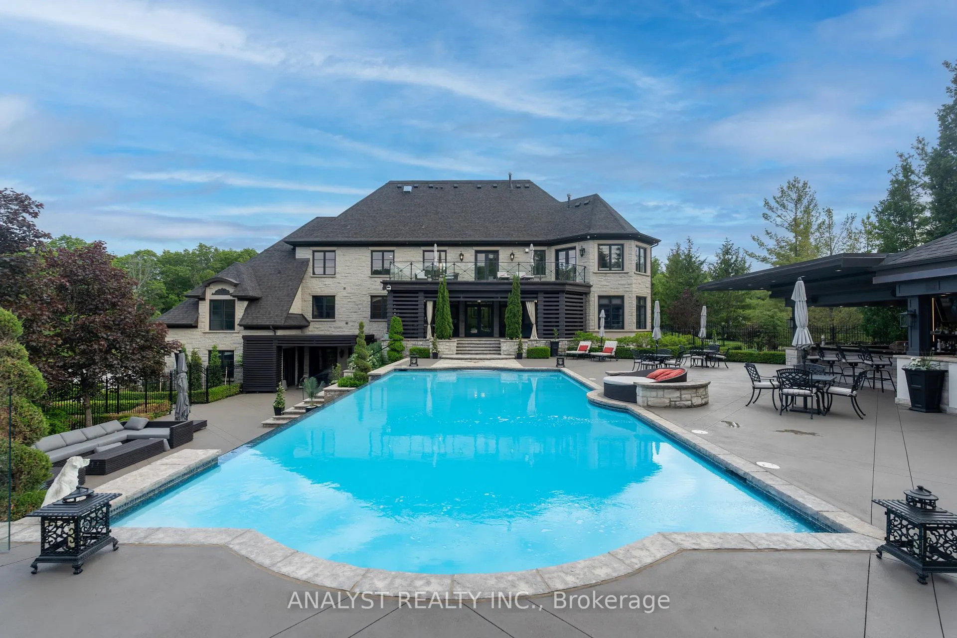 Photo 38 of 76 Scotch Valley Drive, King, King City — HOMEH
