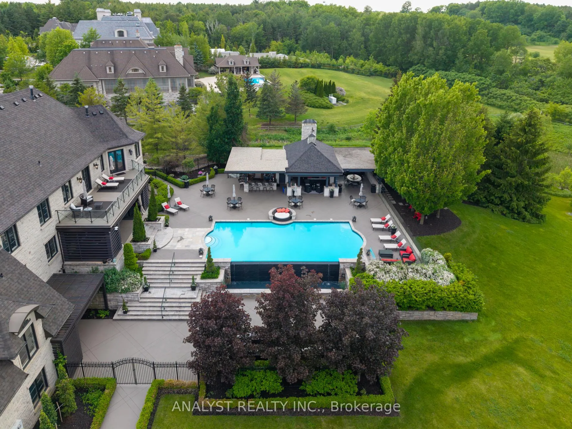 Photo 43 of 76 Scotch Valley Drive, King, King City — HOMEH