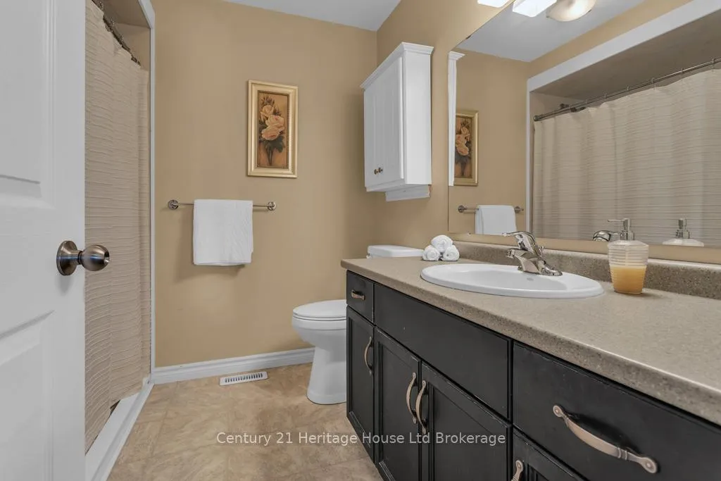 Photo 11 of 33 Park Place, Tillsonburg — HOMEH