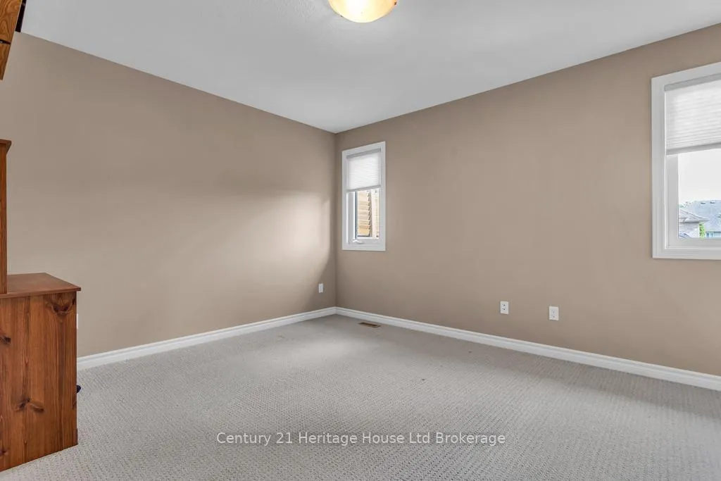 Photo 13 of 33 Park Place, Tillsonburg — HOMEH