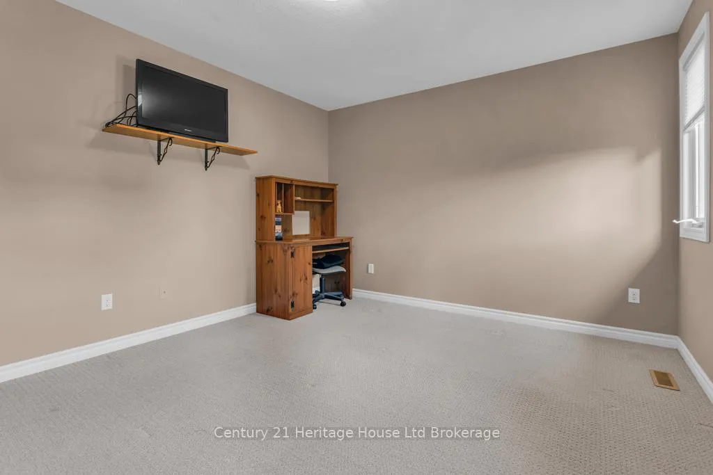 Photo 14 of 33 Park Place, Tillsonburg — HOMEH