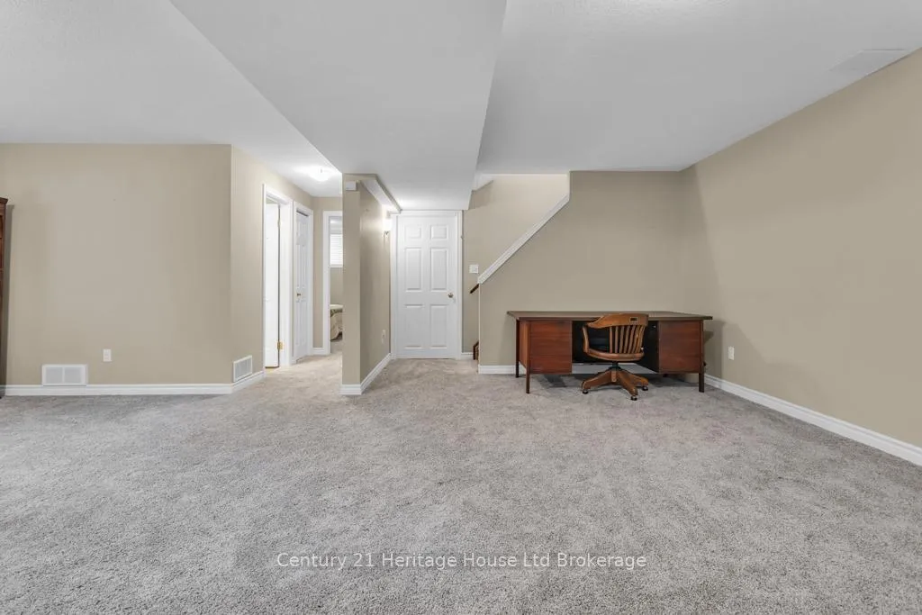 Photo 19 of 33 Park Place, Tillsonburg — HOMEH