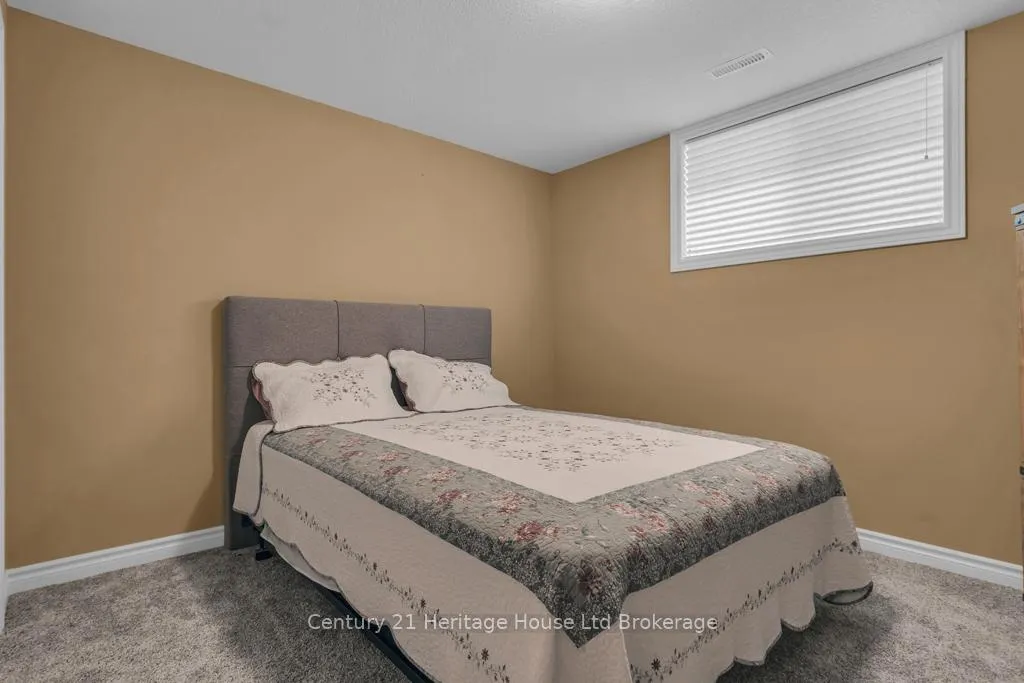 Photo 23 of 33 Park Place, Tillsonburg — HOMEH