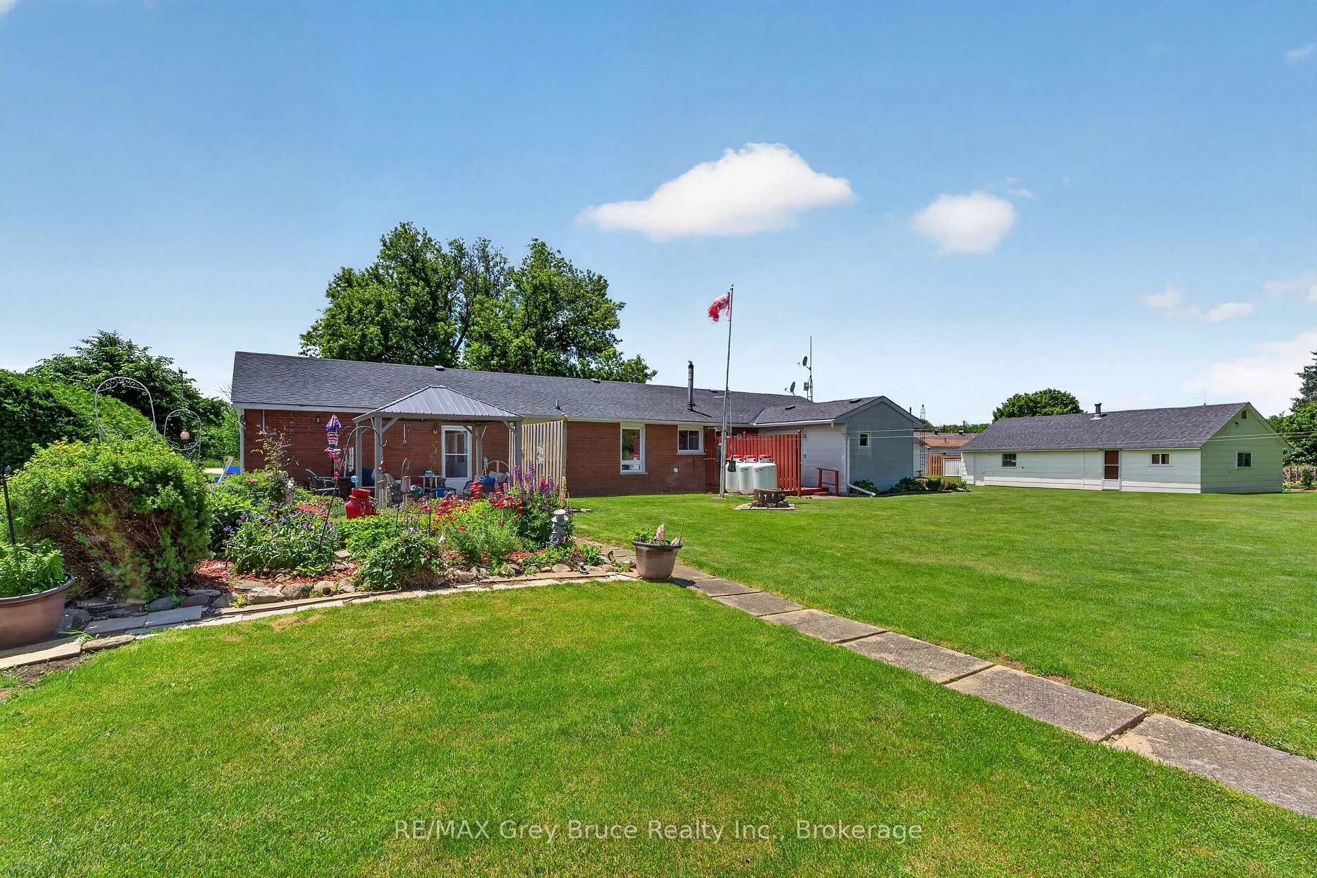 Photo 2 of 303049 Grey 15 Road, Meaford — HOMEH