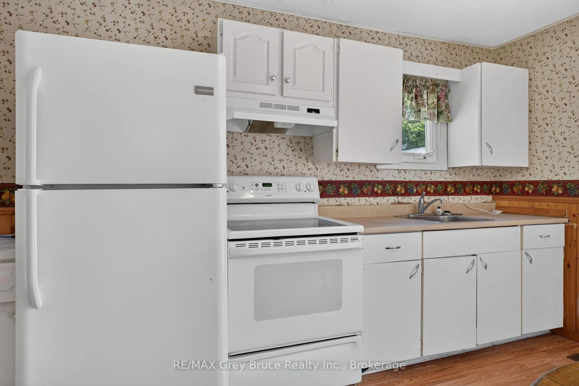 Photo 4 of 303049 Grey 15 Road, Meaford — HOMEH