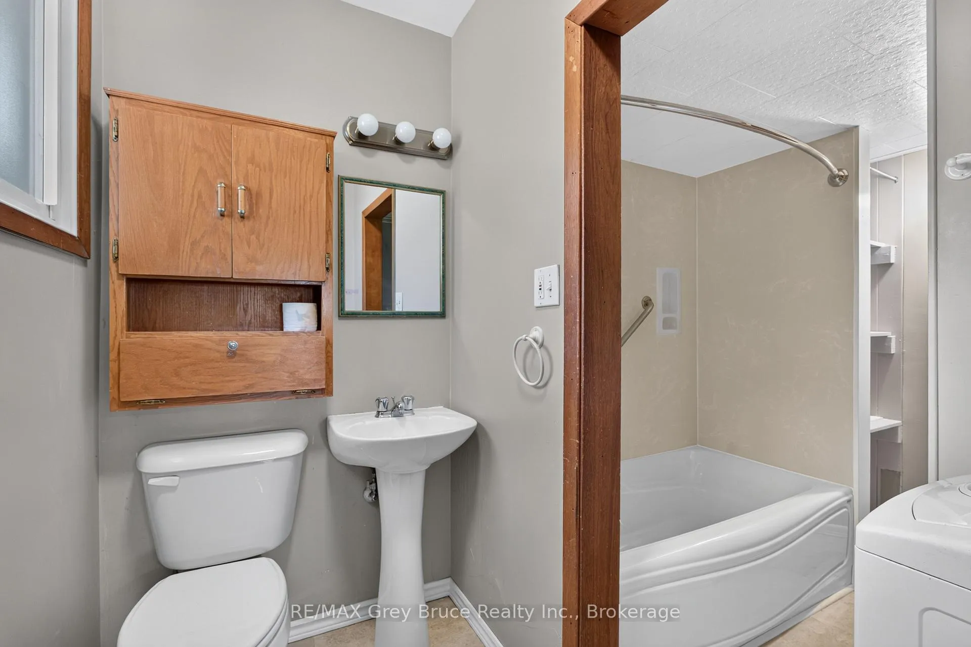 Photo 10 of 303049 Grey 15 Road, Meaford — HOMEH