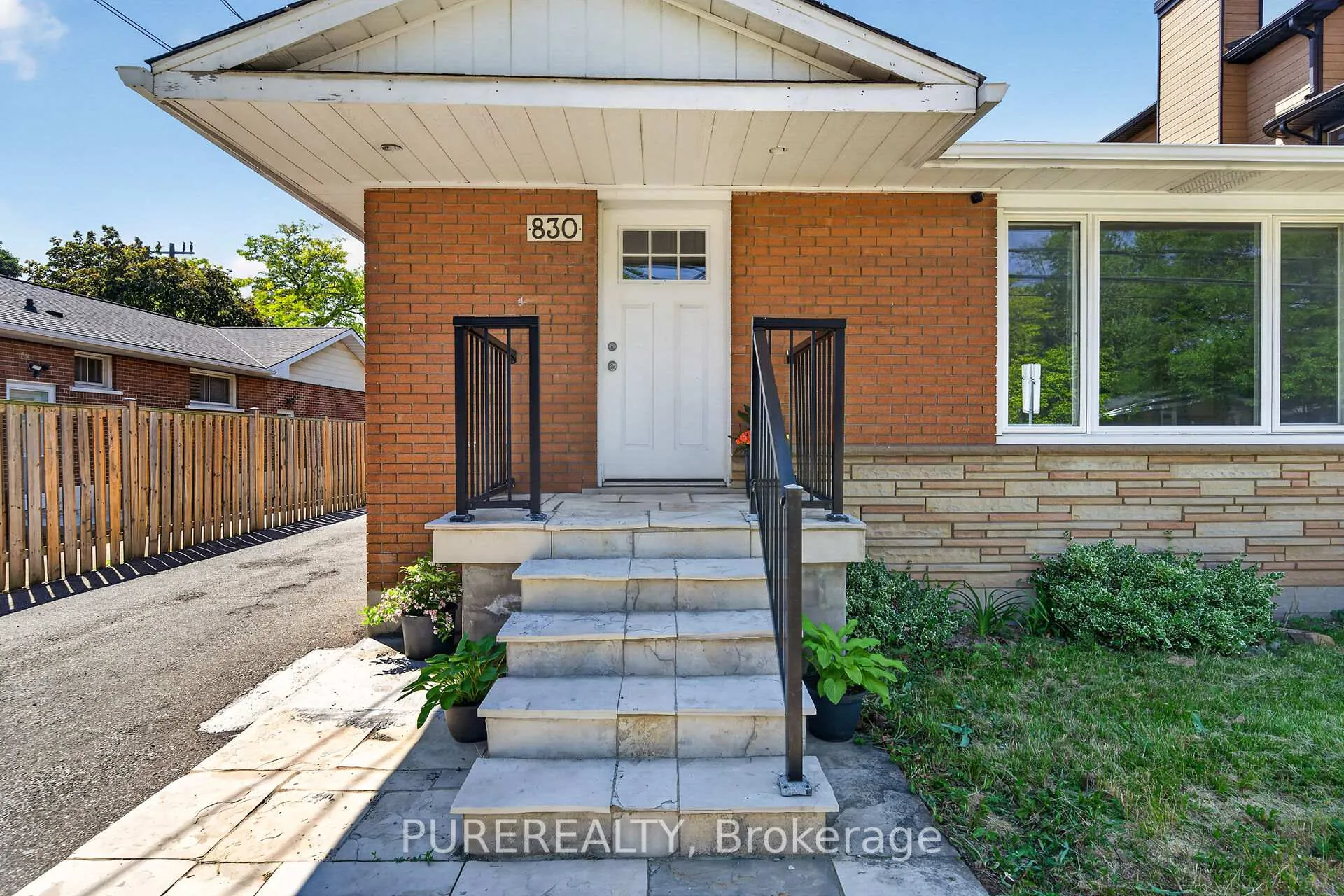 Photo 3 of 830 Garth Street, Hamilton, Westcliffe — HOMEH