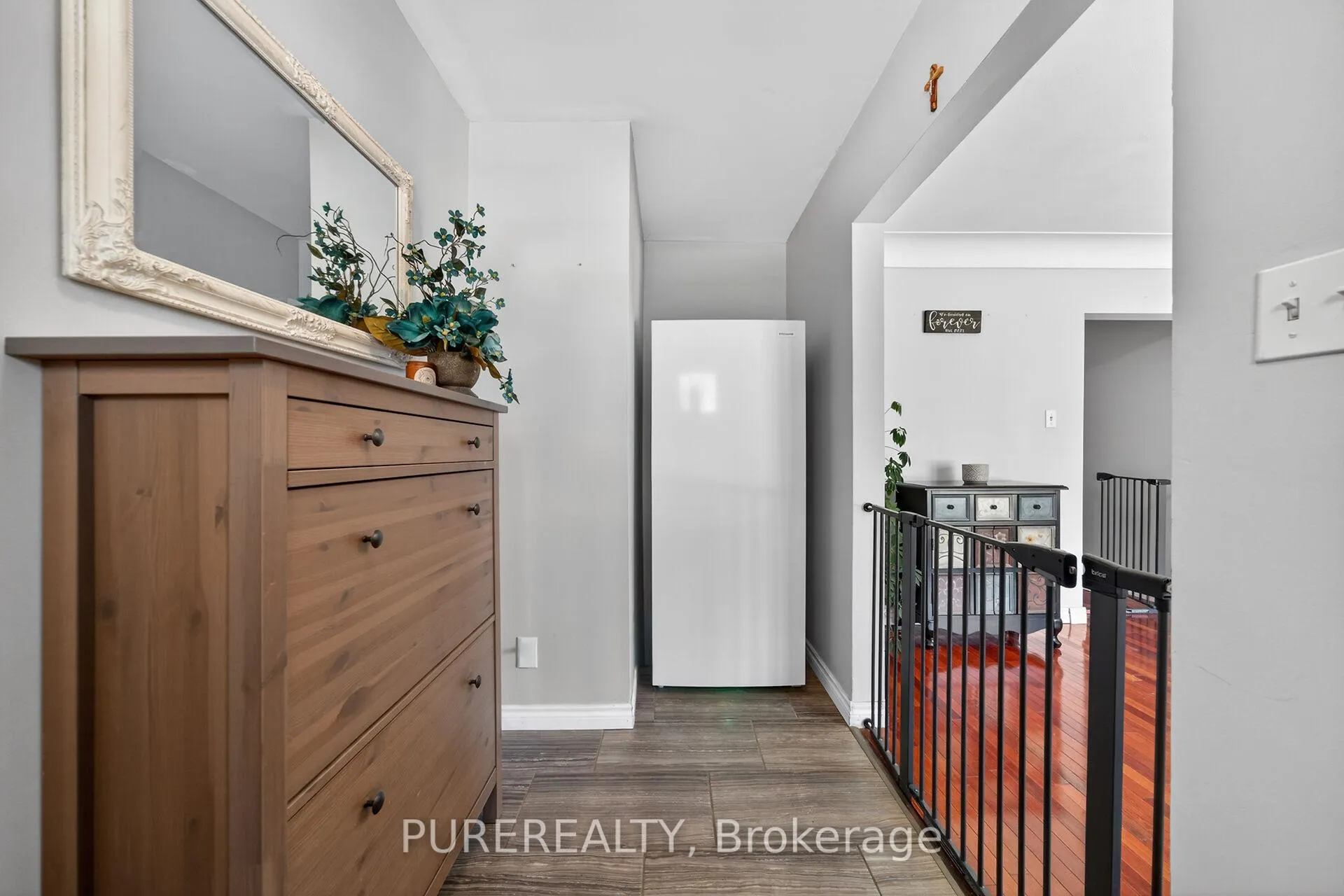 Photo 4 of 830 Garth Street, Hamilton, Westcliffe — HOMEH