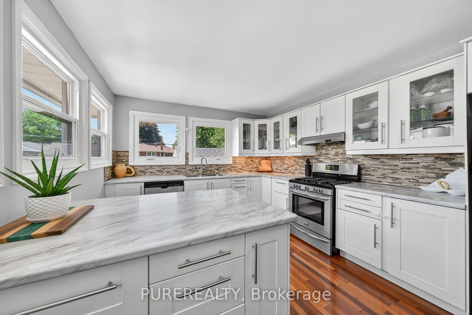 Photo 12 of 830 Garth Street, Hamilton, Westcliffe — HOMEH