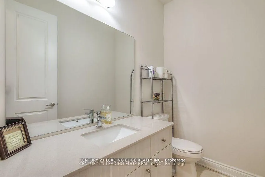 Photo 4 of 77 Terravista Crescent, Vaughan, Vellore Village — HOMEH