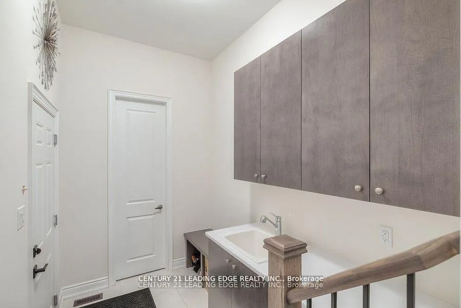 Photo 5 of 77 Terravista Crescent, Vaughan, Vellore Village — HOMEH